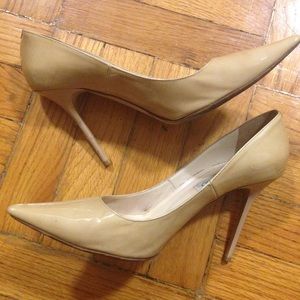 Jimmy Choo - Pointy Agnes/Anouk Pump - 9 -Tan/Nude